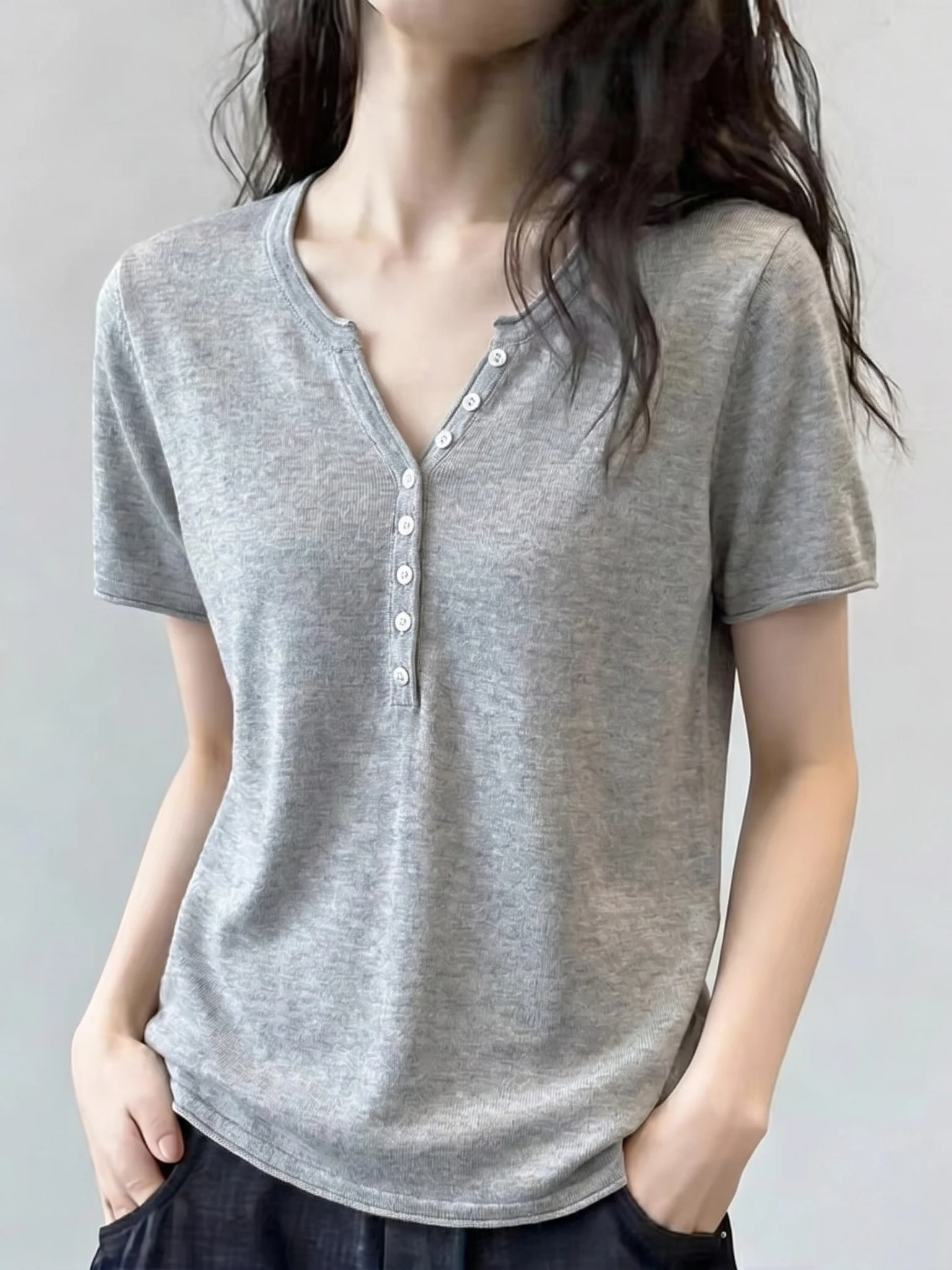 Gray V-neck Short-sleeved T-shirt Women's Summer New Big Size Fat MM Thin Bamboo Cotton Upper Body Leisure Style Commute
Gray V-neck Short-sleeved T-shirt Women's Summer New Big Size Fat MM Thin Bamboo Cotton Upper Body Leisure Style Commute