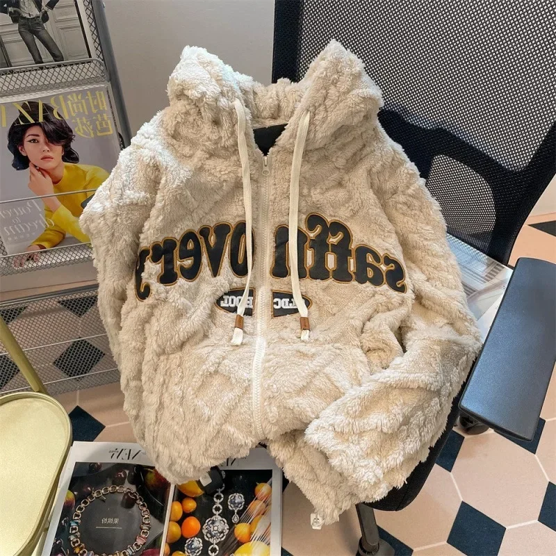 American retro rhombic hooded coat women's winter high fashion plus velvet padded lamb plush leisure cotton-padded jacket
American retro rhombic hooded coat women's winter high fashion plus velvet padded lamb plush leisure cotton-padded jacket