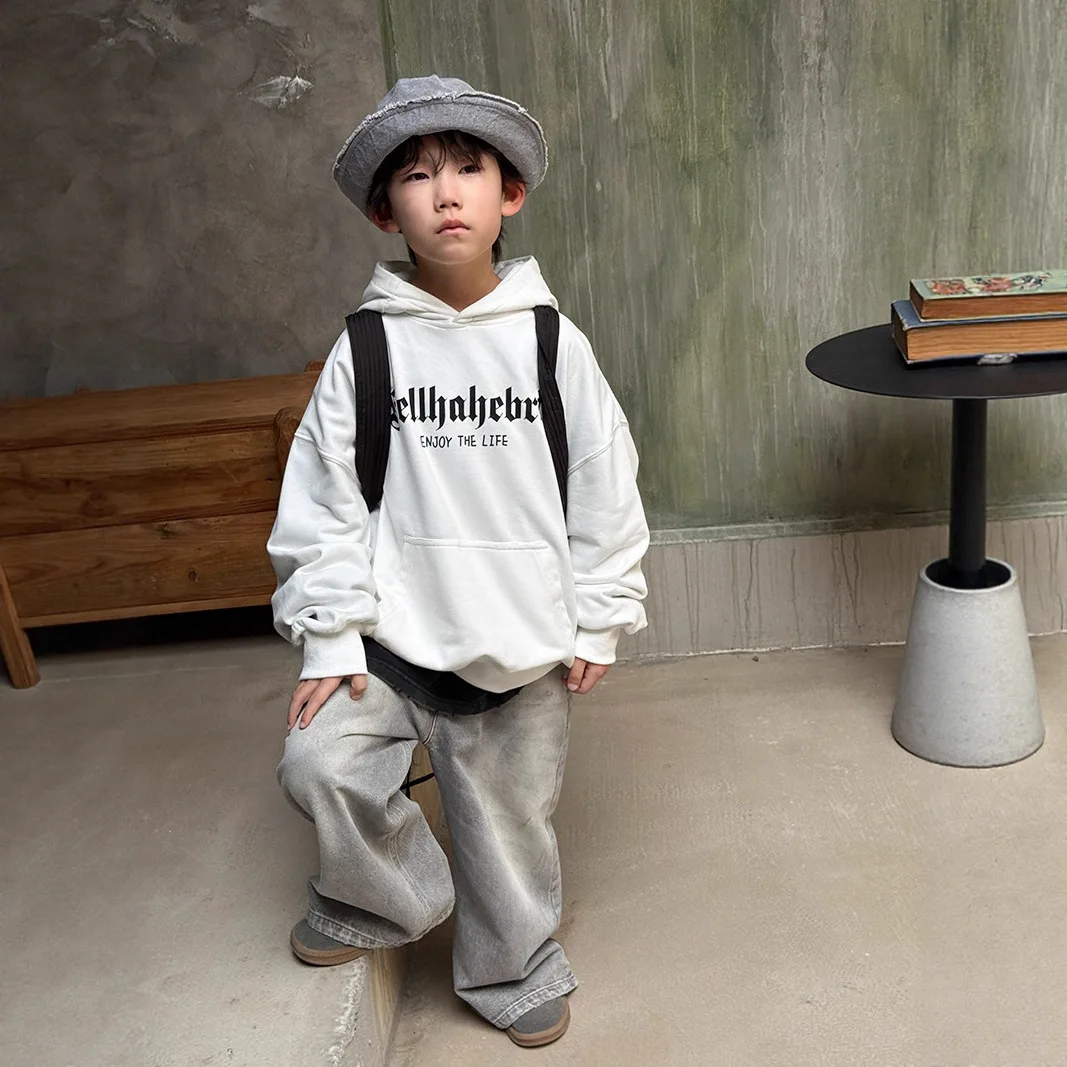 Детская одежда, толстовка с капюшоном для мальчиков, весенне-осенний корейский стиль, новинка 2025, топ с капюшоном для девочек, универсальная повседневная трендовая одежда с надписями
Детская одежда, толстовка с капюшоном для мальчиков, весенне-осенний корейский стиль, новинка 2025, топ с капюшоном для девочек, универсальная повседневная трендовая одежда с надписями