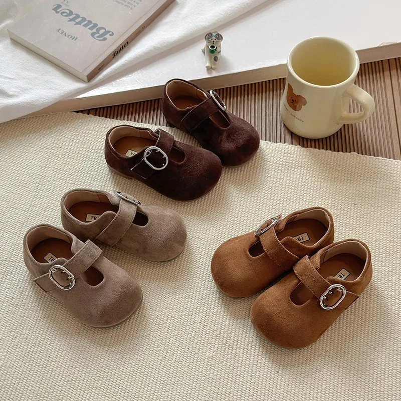 Kids Strappy Leather Shoes for Girls 2025 New Autumn Toddler Ballet Flats Soft Sole Simple Retro Kids Party Wedding Flats Age3-5
Kids Strappy Leather Shoes for Girls 2025 New Autumn Toddler Ballet Flats Soft Sole Simple Retro Kids Party Wedding Flats Age3-5