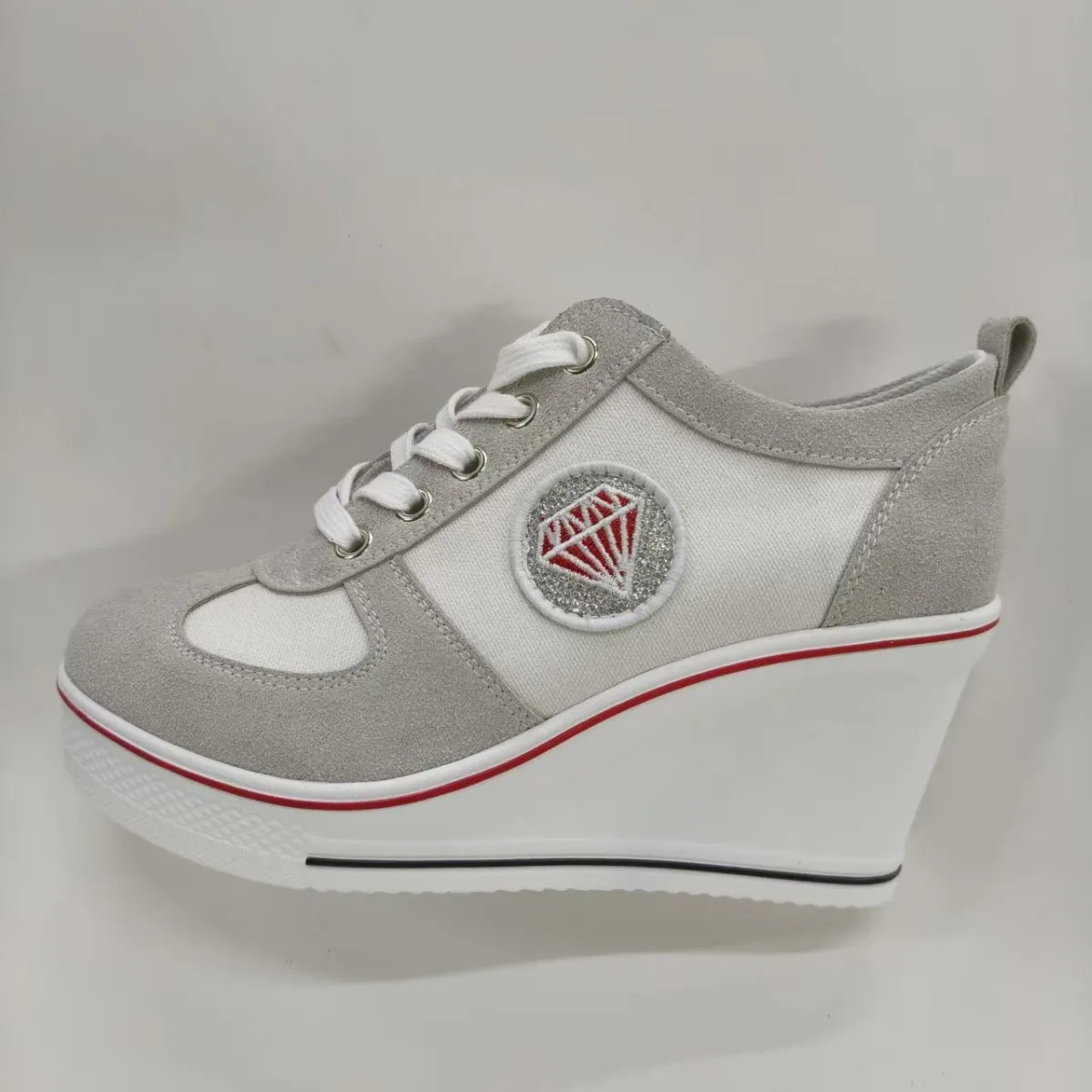 Spring new 8CM cm height increasing flat heeled canvas shoes, casual wedge heel lace up large size high-heeled women's shoes
Spring new 8CM cm height increasing flat heeled canvas shoes, casual wedge heel lace up large size high-heeled women's shoes