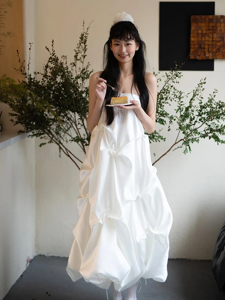 Elegant Satin Bridal Gown with Strapless Design for Engagement White Dress for Bride Sweet Style Floor-Length A-Line Skirt
Elegant Satin Bridal Gown with Strapless Design for Engagement White Dress for Bride Sweet Style Floor-Length A-Line Skirt
