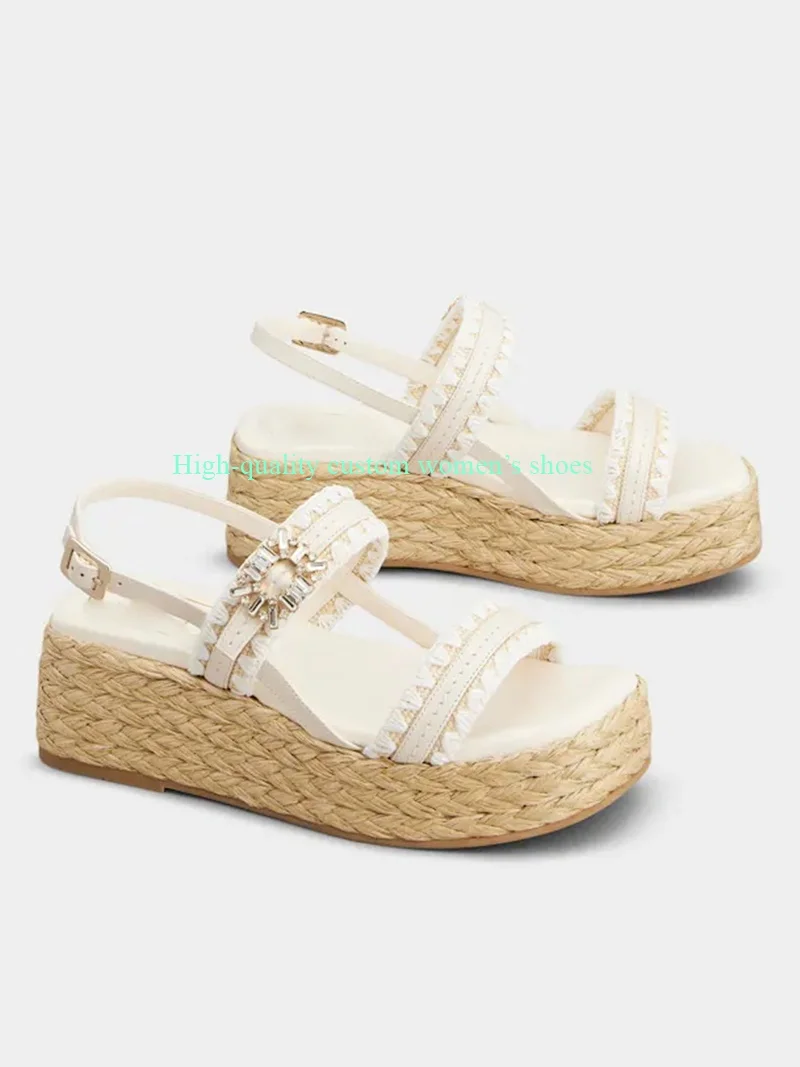 Round Head Toe Waterproof Thick Sole Summer Straw Sandals Shallow Rear Tripwire Manual Luxurious Banquet Sandals 2026 New Model
Round Head Toe Waterproof Thick Sole Summer Straw Sandals Shallow Rear Tripwire Manual Luxurious Banquet Sandals 2026 New Model