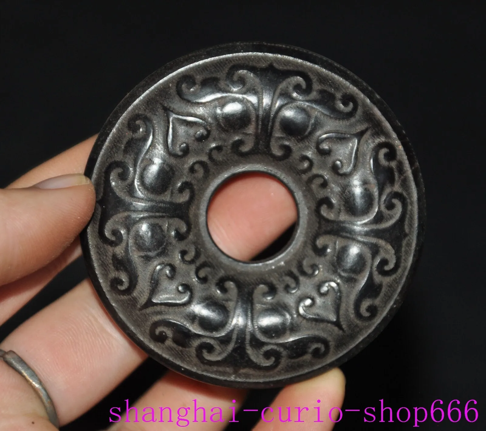 2.6 inch Hongshan Culture Old Jade Carving Sacrificial Beast Grain Eubie Jade Double Early Sculpture Statue -Natural materials 
2.6 inch Hongshan Culture Old Jade Carving Sacrificial Beast Grain Eubie Jade Double Early Sculpture Statue -Natural materials