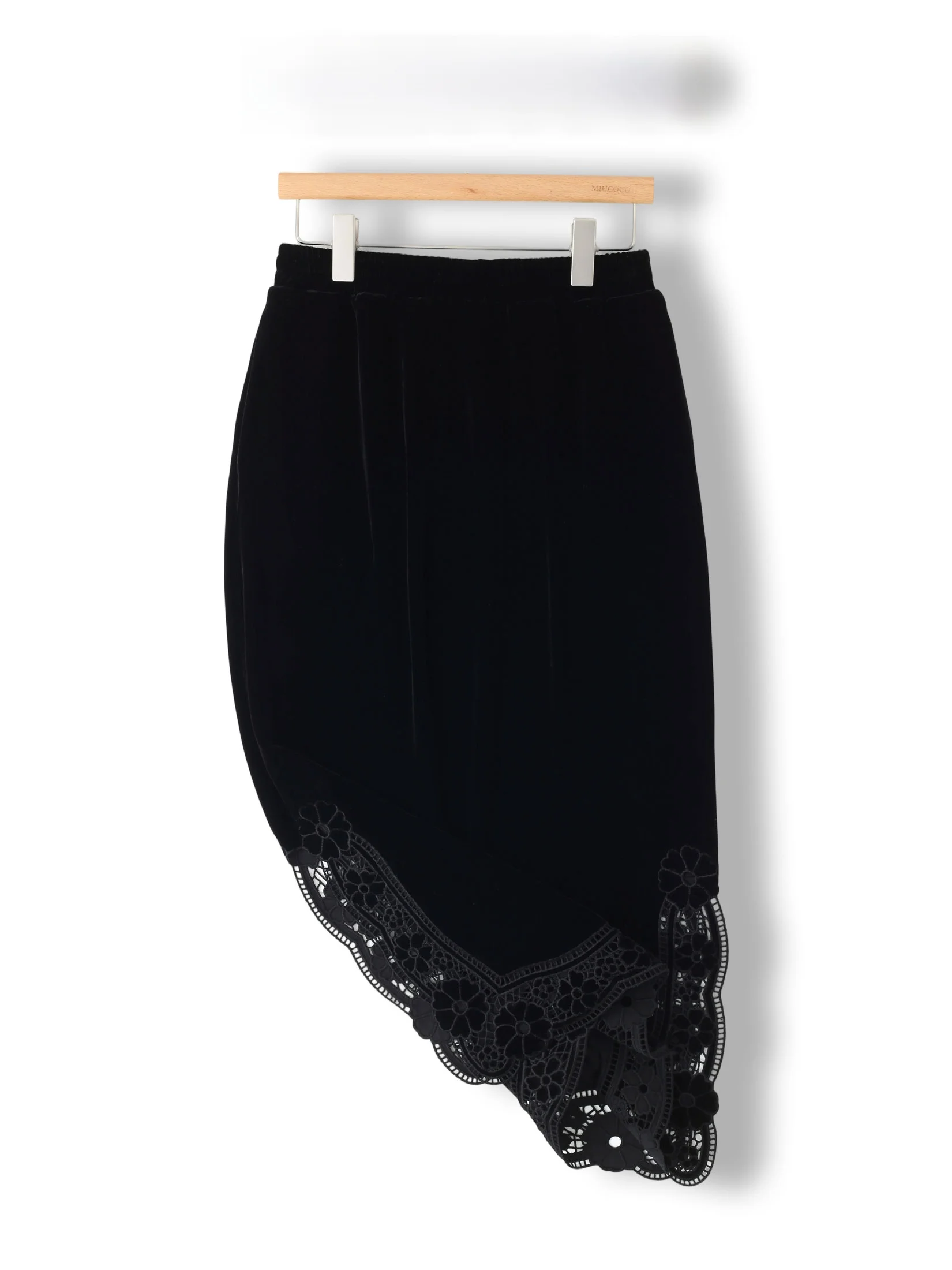 P Brand Velvet Half Skirt with Lace Hollow out Hook Flower Design New Chinese Style Retro Split High Waist Slim Fit for Women
P Brand Velvet Half Skirt with Lace Hollow out Hook Flower Design New Chinese Style Retro Split High Waist Slim Fit for Women