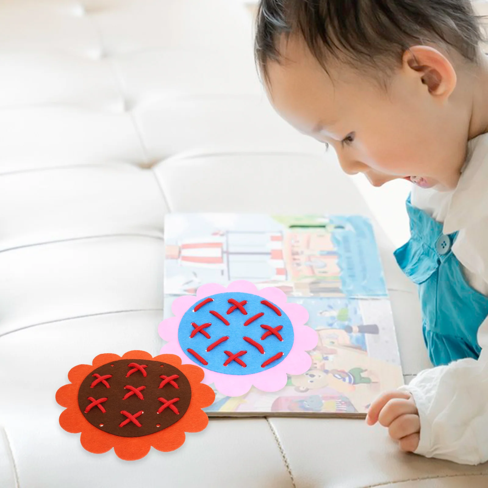 1 set Lacing Toys for Toddlers Preschool Learning Activities Safe Materials Montessori Threading Boards Kids Toy Nonwoven
1 set Lacing Toys for Toddlers Preschool Learning Activities Safe Materials Montessori Threading Boards Kids Toy Nonwoven