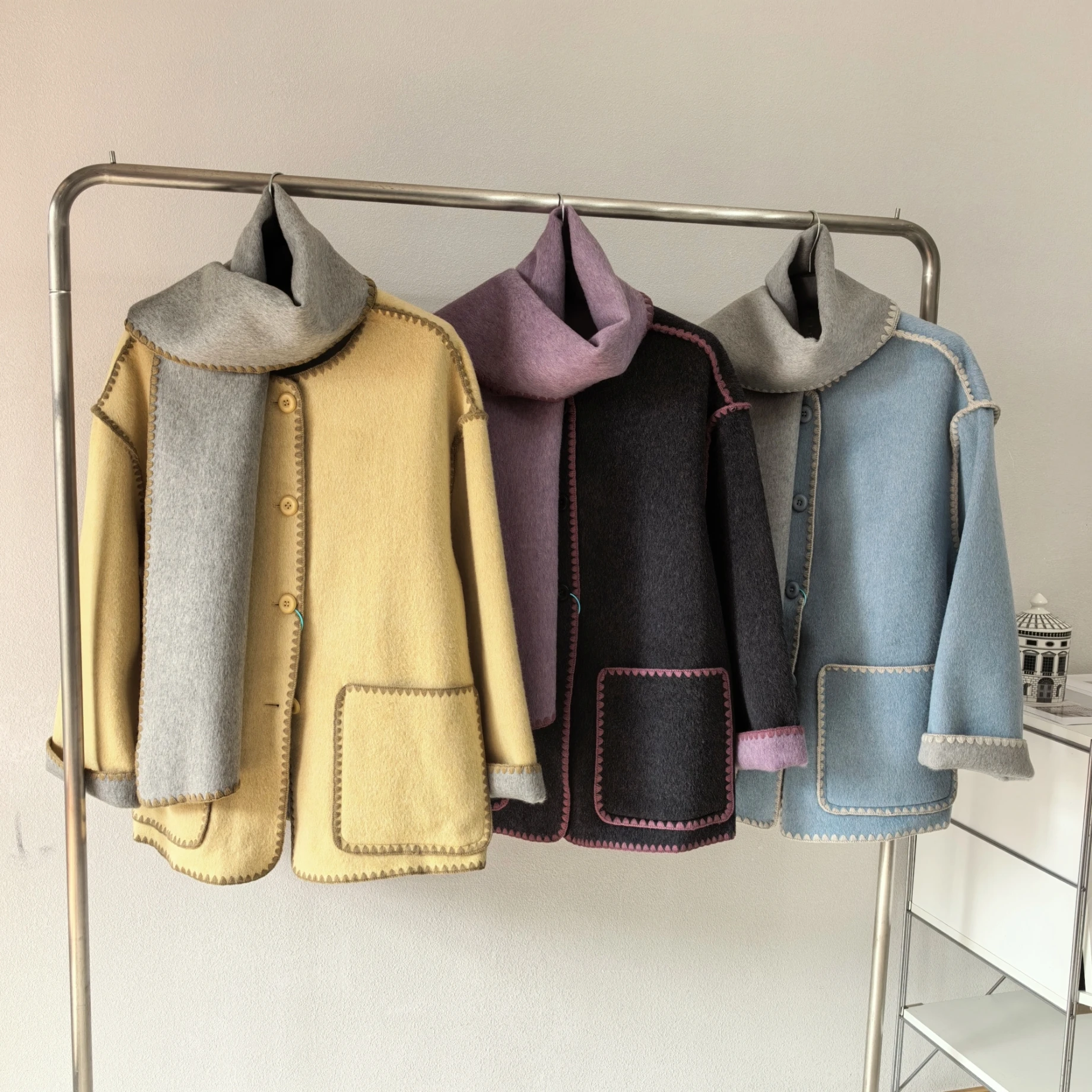 Riversible Wool O Neck Long Sleeve Single Breasted Loose Coat With Scarf Lady Autumn Winter Elegant Pockets Wool Outwear
Riversible Wool O Neck Long Sleeve Single Breasted Loose Coat With Scarf Lady Autumn Winter Elegant Pockets Wool Outwear