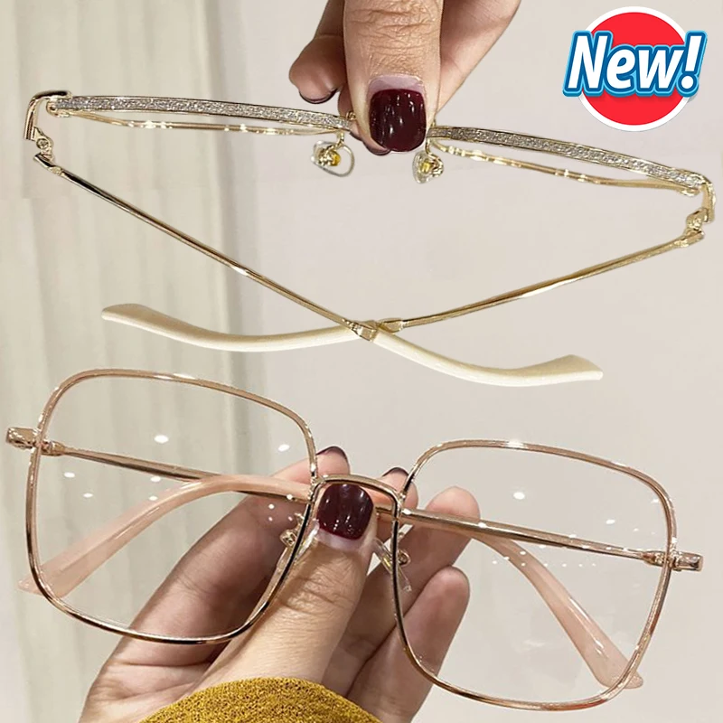 New Fashion Glasses Glitter Metal Frame Women Anti Blue Light Square Eyewear Metallic Square Glasses Optical Spectacle Eyeglass
New Fashion Glasses Glitter Metal Frame Women Anti Blue Light Square Eyewear Metallic Square Glasses Optical Spectacle Eyeglass