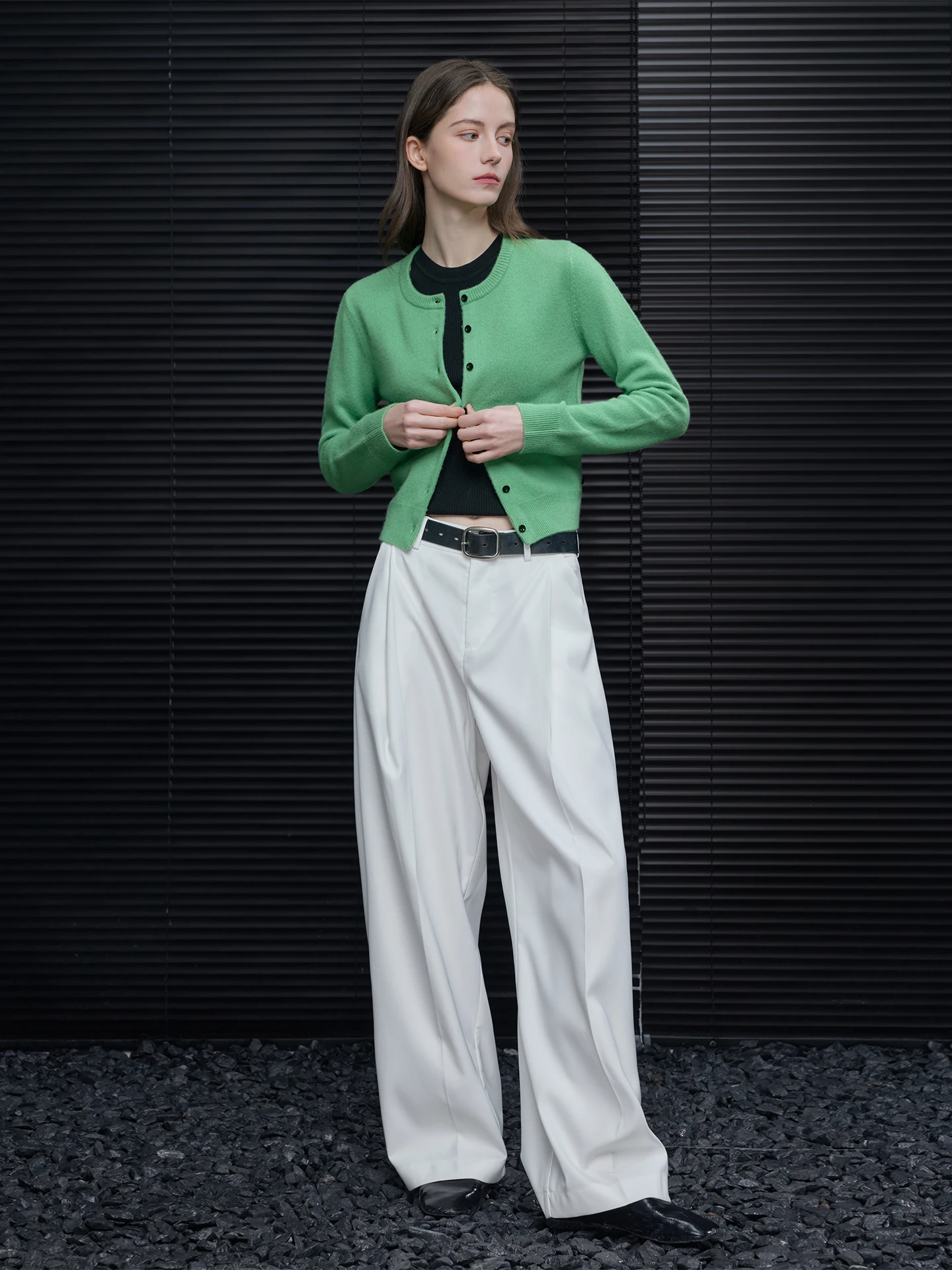 Шерстяной вязаный кардиган для женщин, весна 2026, модный, уникальный, в уличном стиле, с длинными рукавами, круглым вырезом, на пуговицах, без застежки
Шерстяной вязаный кардиган для женщин, весна 2026, модный, уникальный, в уличном стиле, с длинными рукавами, круглым вырезом, на пуговицах, без застежки