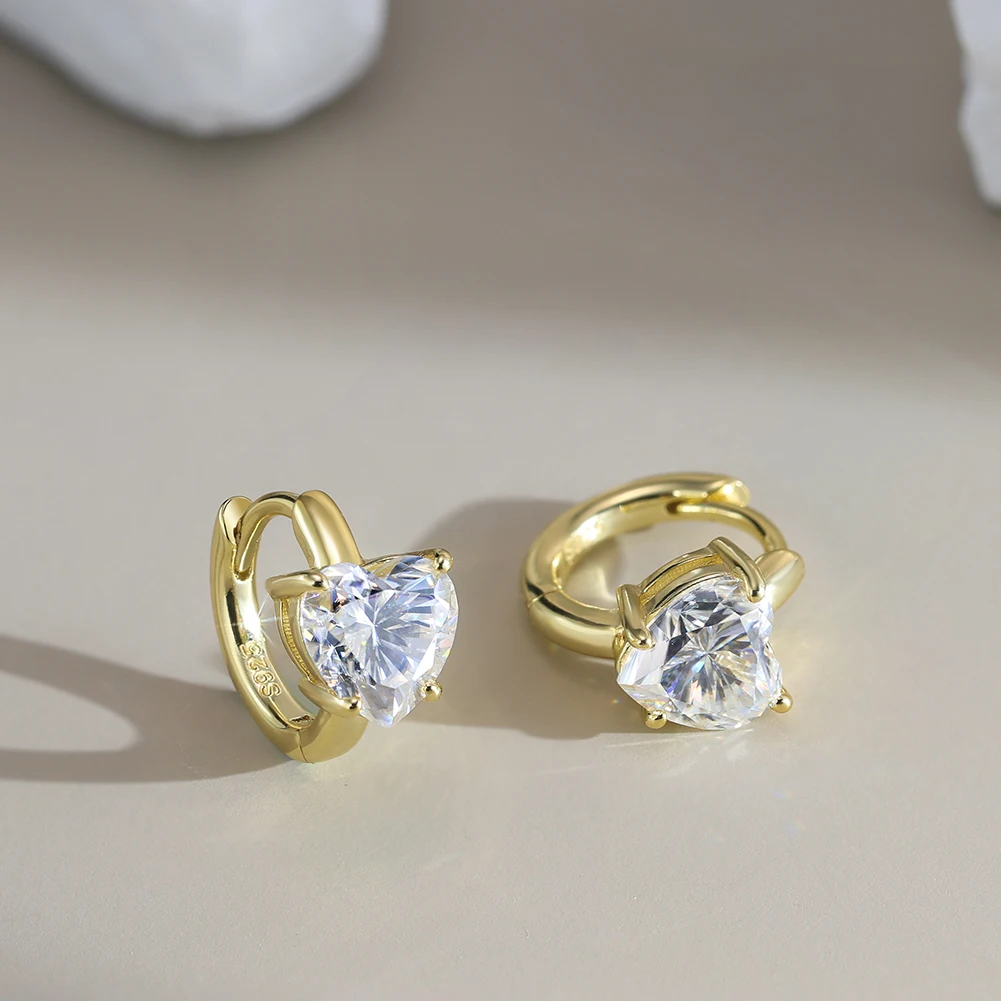 Heart Shape 925 Sterling Silver Rhodium Plated D Color VVS Moissanite Diamand Earrings For Girls Daily Wear
Heart Shape 925 Sterling Silver Rhodium Plated D Color VVS Moissanite Diamand Earrings For Girls Daily Wear