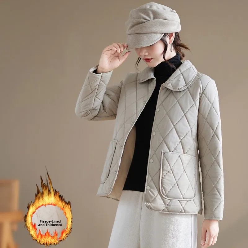 Женская утепленная хлопковая куртка больших размеров с флисовой подкладкой, стеганая, теплая, повседневная, зимняя верхняя одежда, пальто с эффектом похудения
Женская утепленная хлопковая куртка больших размеров с флисовой подкладкой, стеганая, теплая, повседневная, зимняя верхняя одежда, пальто с эффектом похудения