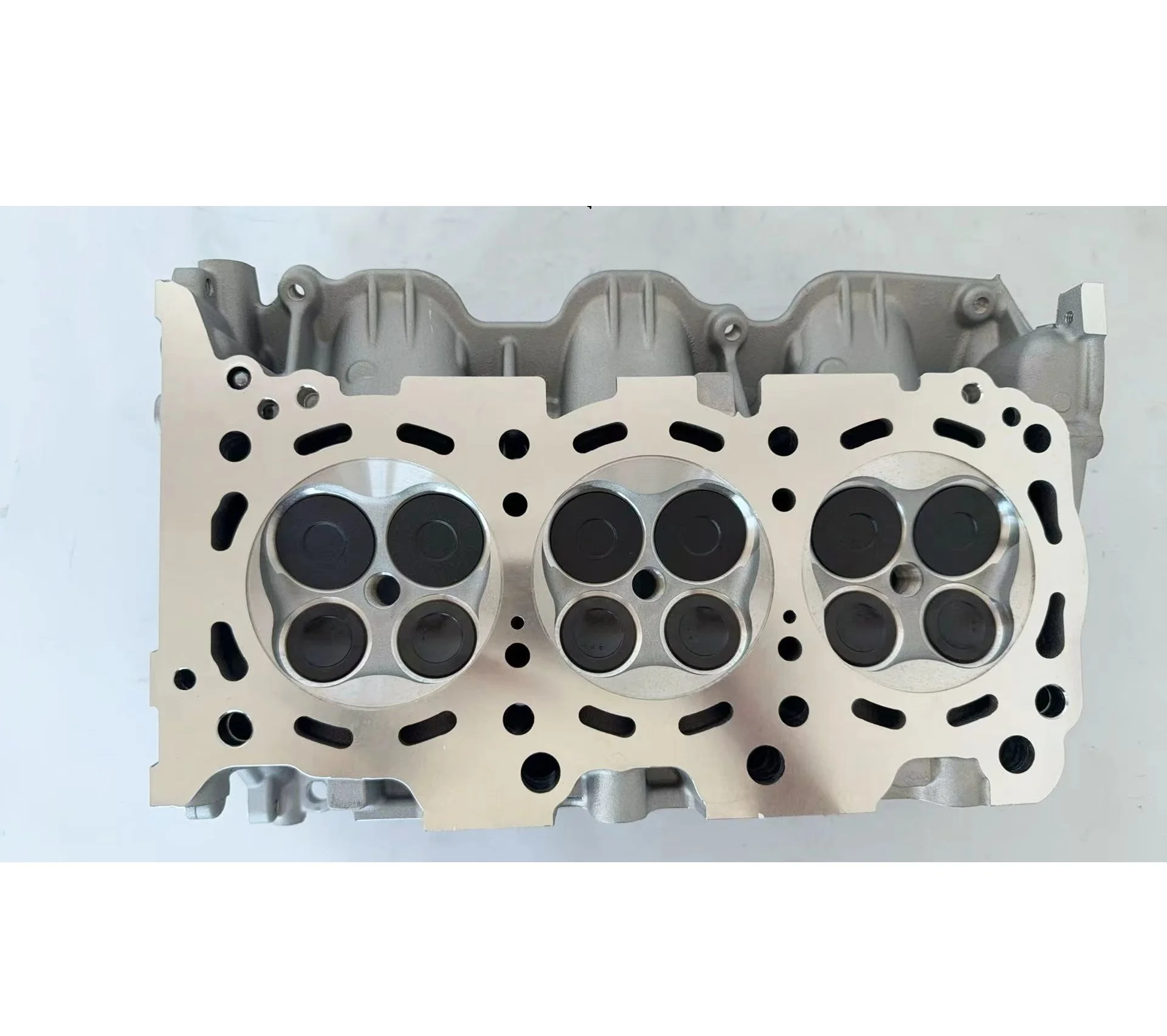 1GR-FE-right 11102-39235 1GR-L CYLINDER HEAD Complete for TOYOTA FJ CRUISER OE 11102-39235 11102-39225
1GR-FE-right 11102-39235 1GR-L CYLINDER HEAD Complete for TOYOTA FJ CRUISER OE 11102-39235 11102-39225