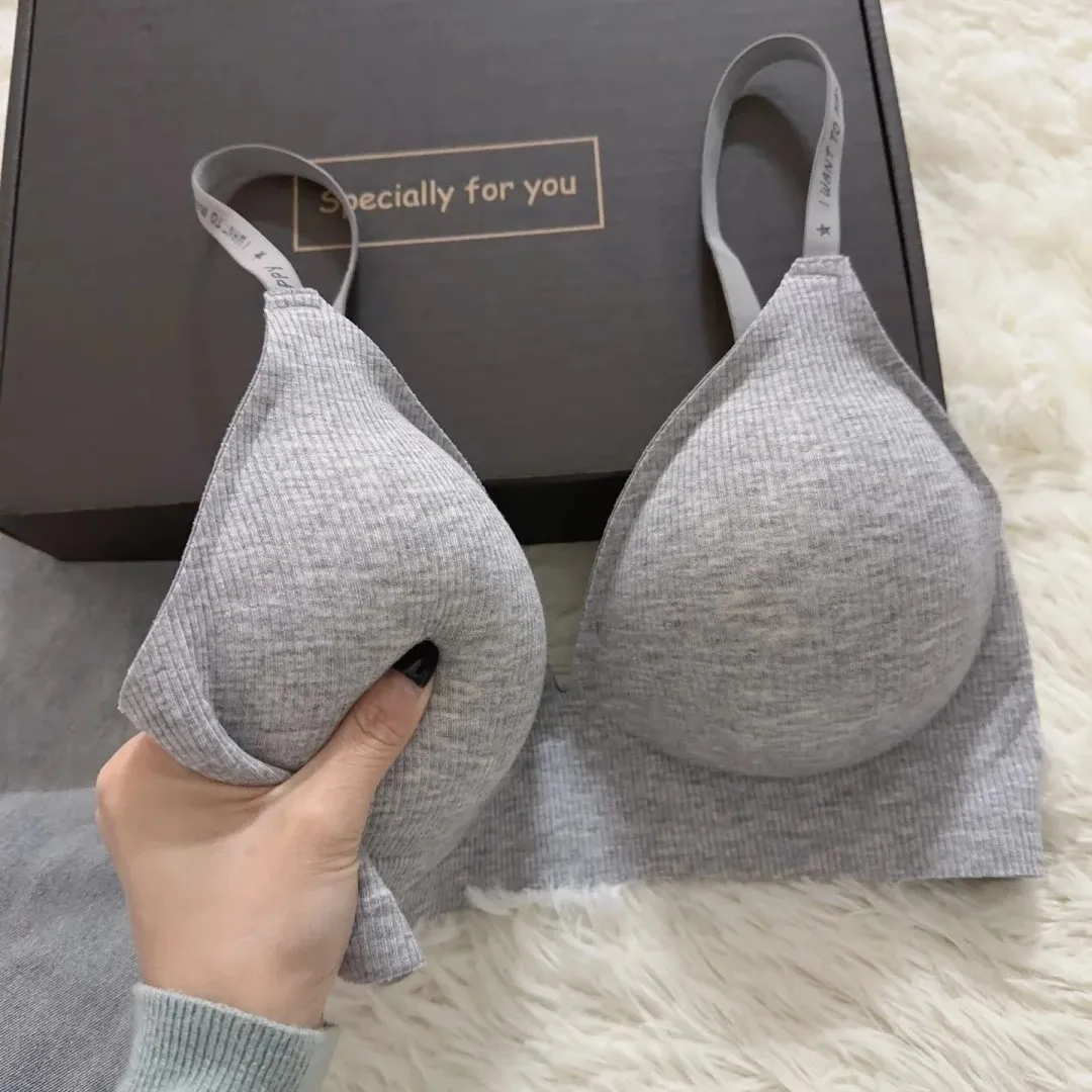 Japanese Lazy Wind Steel Rim Bra Gathering Small Breast Underwear Women's Simple Deep V Letter Traceless Soft Support Bra
Japanese Lazy Wind Steel Rim Bra Gathering Small Breast Underwear Women's Simple Deep V Letter Traceless Soft Support Bra