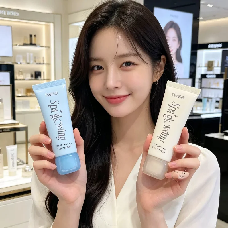 Korea Fwee Tone-up Prep Cream Tinted Sunscreen SPF30 Moisturizing Concealer Brightening Lightweight Non-Greasy Makeup Cosmetics
Korea Fwee Tone-up Prep Cream Tinted Sunscreen SPF30 Moisturizing Concealer Brightening Lightweight Non-Greasy Makeup Cosmetics