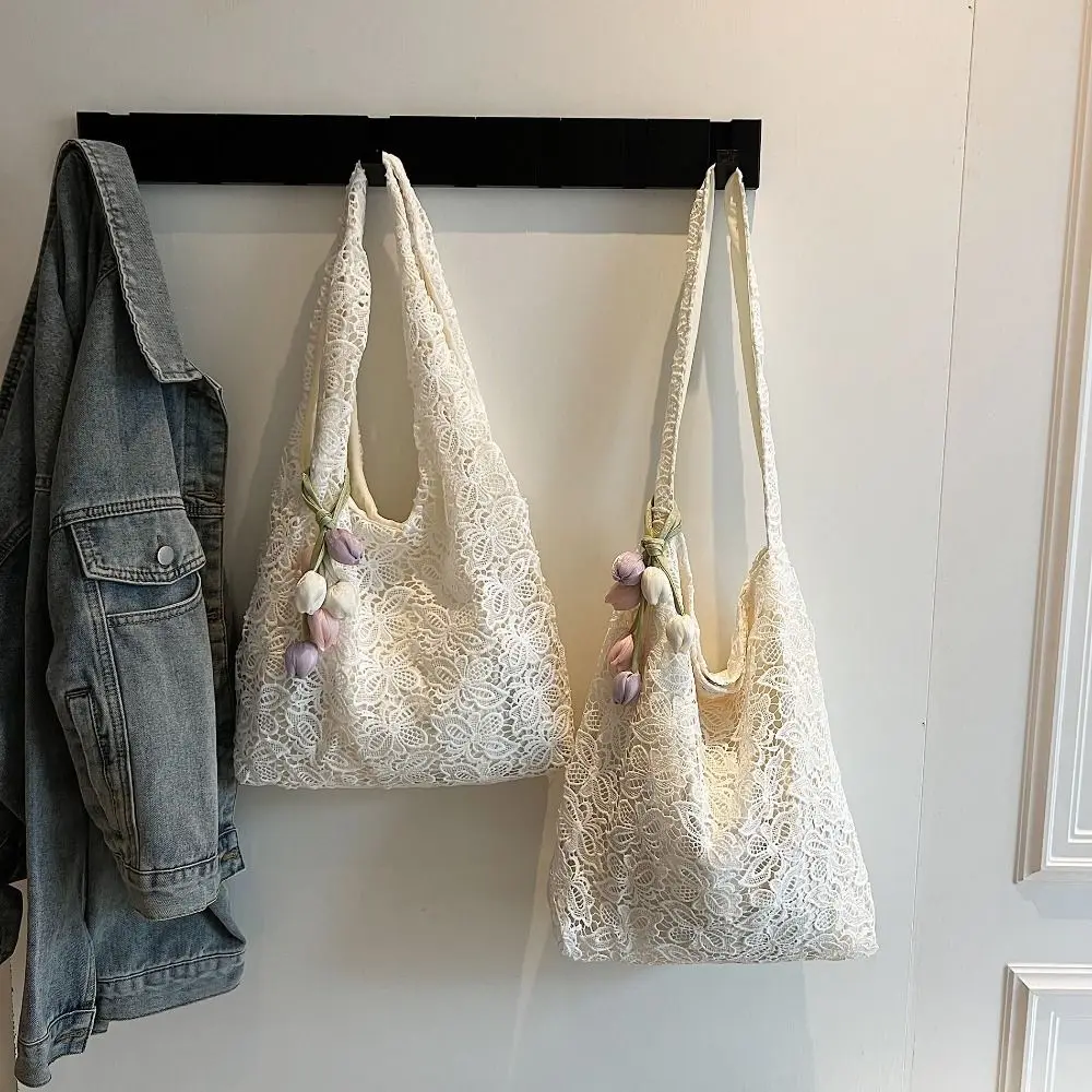 Hollow Out Embroidery Lace Shoulder Bag Embroidered Flower Women's Weave Handbag Lightweight Bohemian Crossbody Bag Travel
Hollow Out Embroidery Lace Shoulder Bag Embroidered Flower Women's Weave Handbag Lightweight Bohemian Crossbody Bag Travel