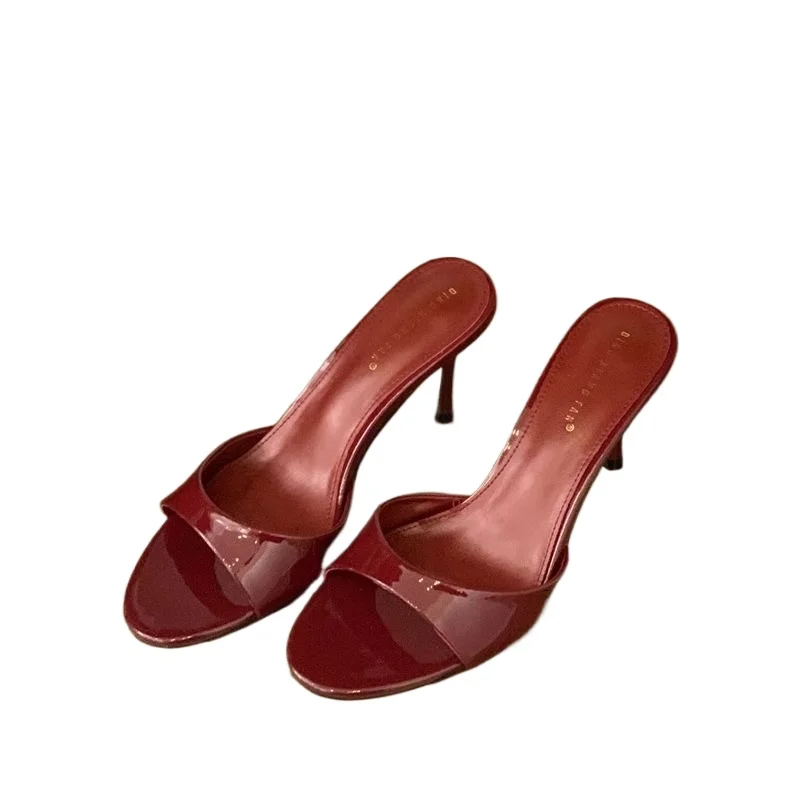 2026 Summer Fashion Patent Leather Women Slippers Round Open Toe Thin High Heels Mules Slides Summer Party Dress Shoes Big Size
2026 Summer Fashion Patent Leather Women Slippers Round Open Toe Thin High Heels Mules Slides Summer Party Dress Shoes Big Size