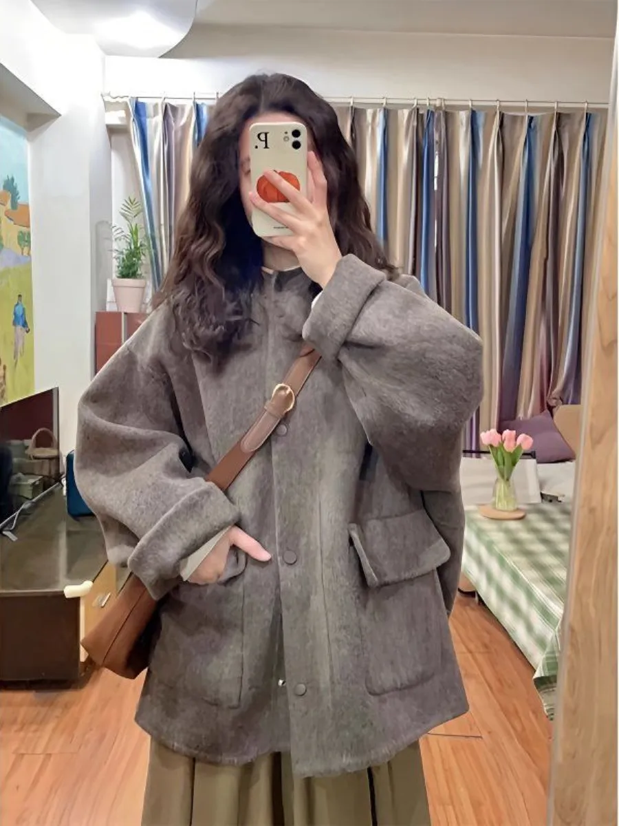 plus Size Woolen Coat Women's Autumn Winter Loose Retro Hooded Tweed Jacket Set Large Size Fashionable And Comfortable Outerwear
plus Size Woolen Coat Women's Autumn Winter Loose Retro Hooded Tweed Jacket Set Large Size Fashionable And Comfortable Outerwear