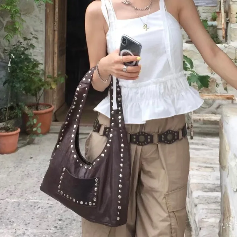 Retro Rivet Decor Shoulder Bags Women Vintage Punk Handbag Female Cool Girls Underarm Crossbody Bag Luxury Ladies Armpit Bag
Retro Rivet Decor Shoulder Bags Women Vintage Punk Handbag Female Cool Girls Underarm Crossbody Bag Luxury Ladies Armpit Bag