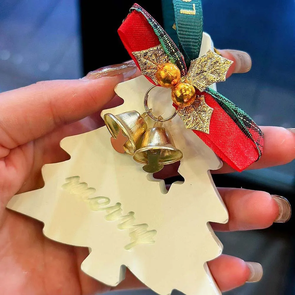 Christmas gift souvenir Car Christmas tree aromatherapy gypsum pendant Gardenia Blue Wind Chimes Scented Car Interior
Christmas gift souvenir Car Christmas tree aromatherapy gypsum pendant Gardenia Blue Wind Chimes Scented Car Interior