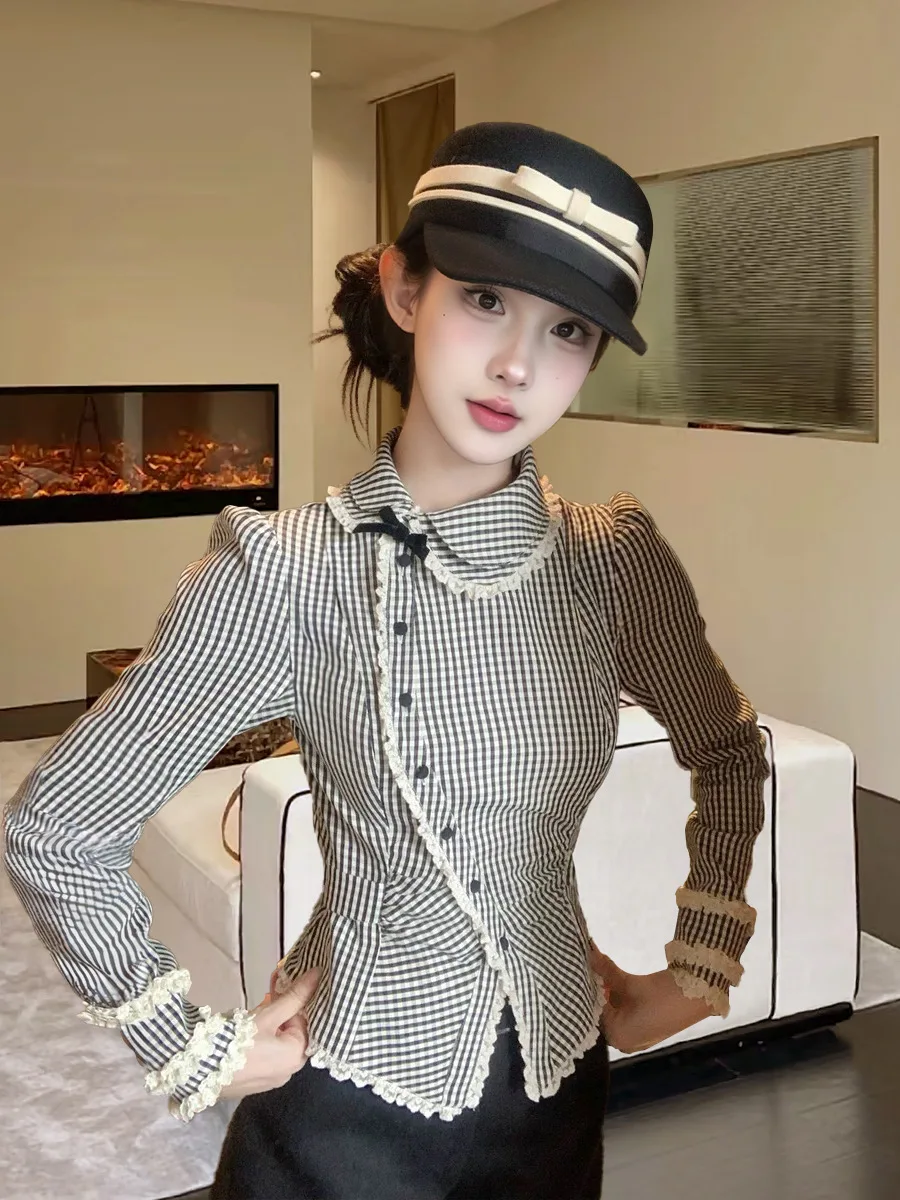 2025 Spring/Autumn French-Style Plaid Set Diagonal Front Peter Pan Collar Blouse Slim-Fit Lace Trim Shirt Outfit High Quality
2025 Spring/Autumn French-Style Plaid Set Diagonal Front Peter Pan Collar Blouse Slim-Fit Lace Trim Shirt Outfit High Quality