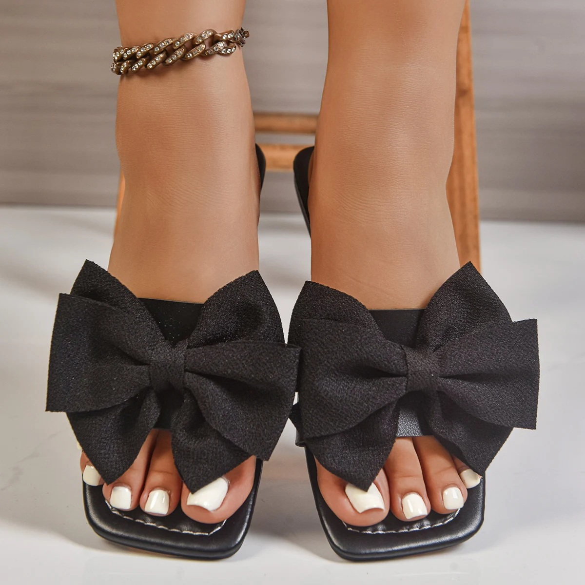 Женские сандалии Blin, милые летние сандалии, женские новые сандалии на плоской подошве, пляжные тапочки на лето, обувь Chaussures Femme
Женские сандалии Blin, милые летние сандалии, женские новые сандалии на плоской подошве, пляжные тапочки на лето, обувь Chaussures Femme