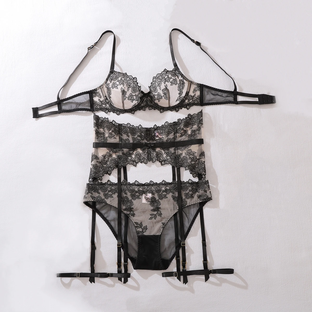 2026 Fashion Hot Perspective Lace Lingerie with Steel Ring Women's Sexy See Through Gathering Shaping Slim Underwear Split Set
2026 Fashion Hot Perspective Lace Lingerie with Steel Ring Women's Sexy See Through Gathering Shaping Slim Underwear Split Set