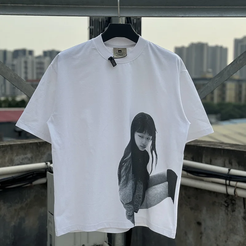 2024ss Summer New White T Shirt Men Woman Good Quality Fashion Street Heavyweight Portrait Print Loose Tops Tee
2024ss Summer New White T Shirt Men Woman Good Quality Fashion Street Heavyweight Portrait Print Loose Tops Tee