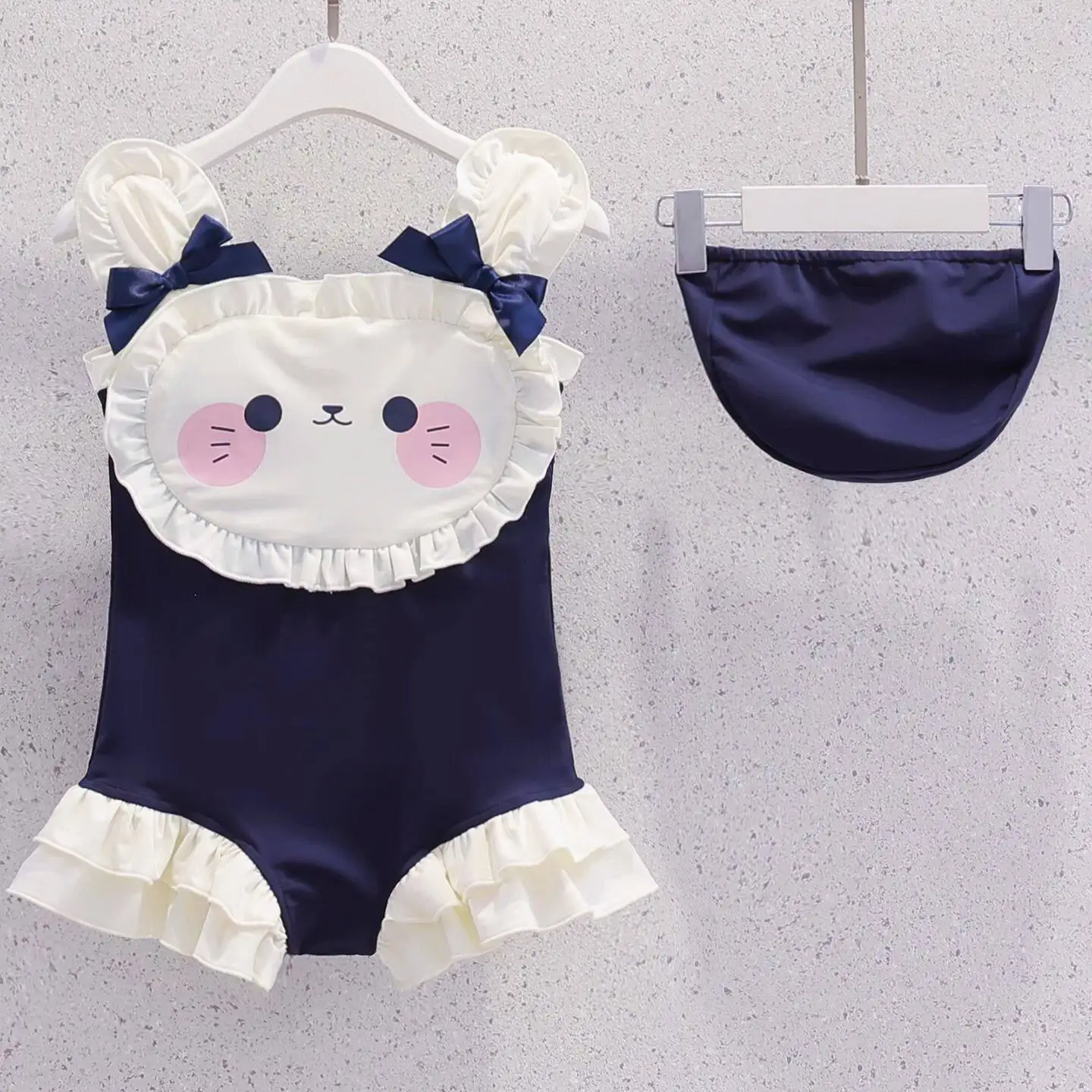 Одежда для кукол Bjd Baby Real Silicone Doll, 85-130 см, детский милый купальник, комплект с шапочкой для плавания, одежда для девочек COS
Одежда для кукол Bjd Baby Real Silicone Doll, 85-130 см, детский милый купальник, комплект с шапочкой для плавания, одежда для девочек COS