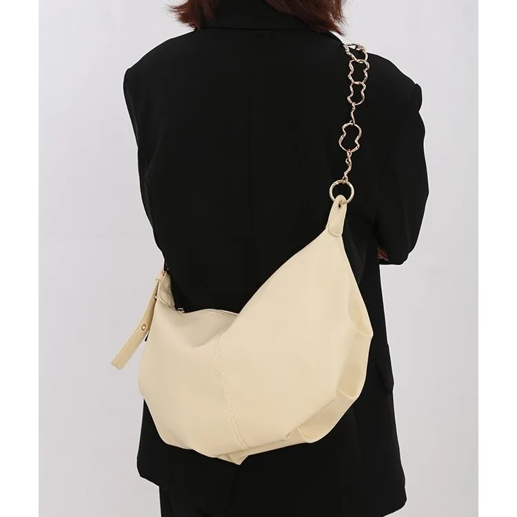 Crossbody Small Black Bag Women's Functional Chain Summer Trend Versatile Sweet Cool Large Capacity Retro Dumpling Bag
Crossbody Small Black Bag Women's Functional Chain Summer Trend Versatile Sweet Cool Large Capacity Retro Dumpling Bag