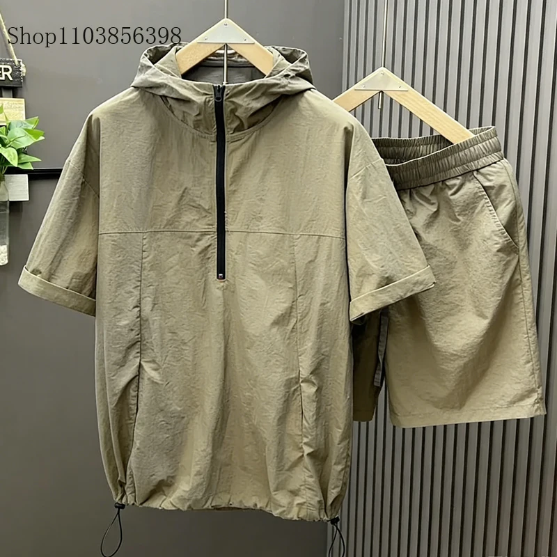 Casual Hooded Suit Mens Summer Workwear Thin Loose Fashion Couple Short Sleeve Waistcoat Shorts 2 Piece Set Male Cargo Tracksuit
Casual Hooded Suit Mens Summer Workwear Thin Loose Fashion Couple Short Sleeve Waistcoat Shorts 2 Piece Set Male Cargo Tracksuit