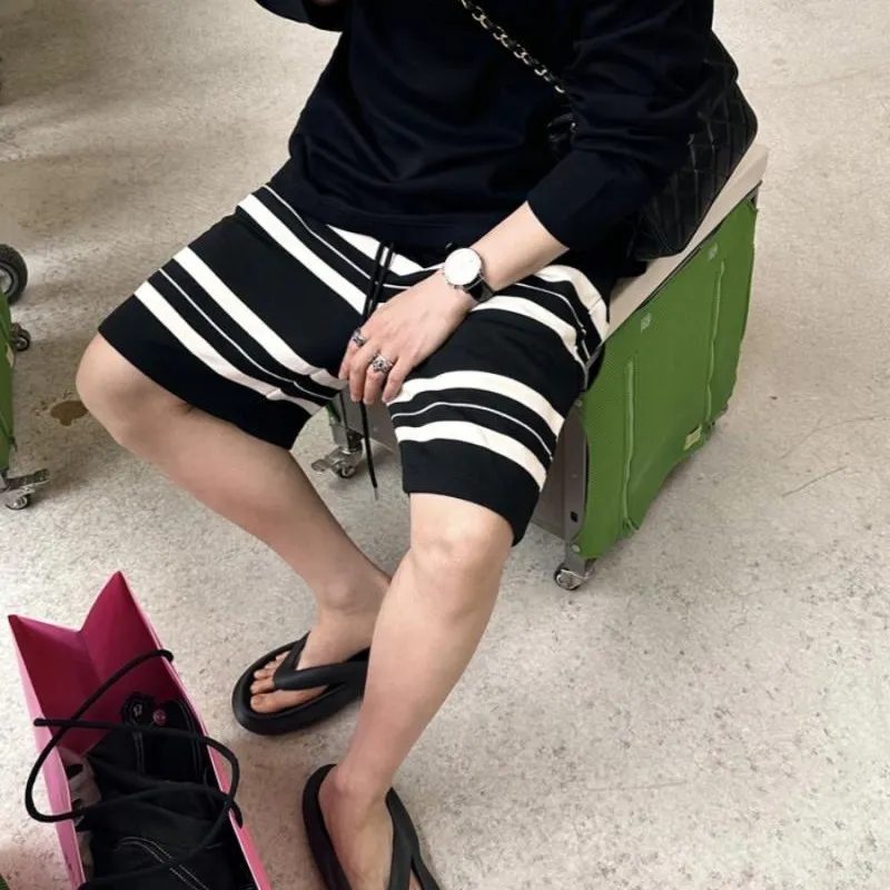 plus Size Men's Casual Stripe Short Pants Summer Loose Fit Five-Quarter Double-Sided Fabric Straight Leg Comfortable Shorts
plus Size Men's Casual Stripe Short Pants Summer Loose Fit Five-Quarter Double-Sided Fabric Straight Leg Comfortable Shorts