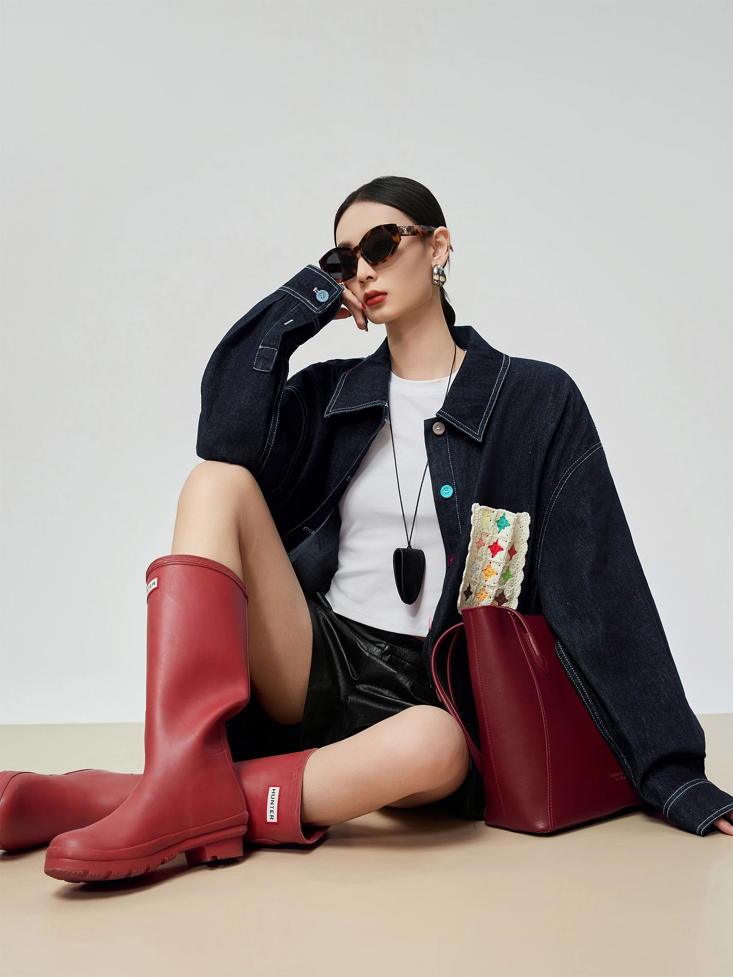 Вязаная джинсовая рубашка-жакет с длинными рукавами на пуговицах, свободного кроя, в стиле Lazy Sle Dopane Miu, тонкий топ для женщин из полиэфирного волокна
Вязаная джинсовая рубашка-жакет с длинными рукавами на пуговицах, свободного кроя, в стиле Lazy Sle Dopane Miu, тонкий топ для женщин из полиэфирного волокна