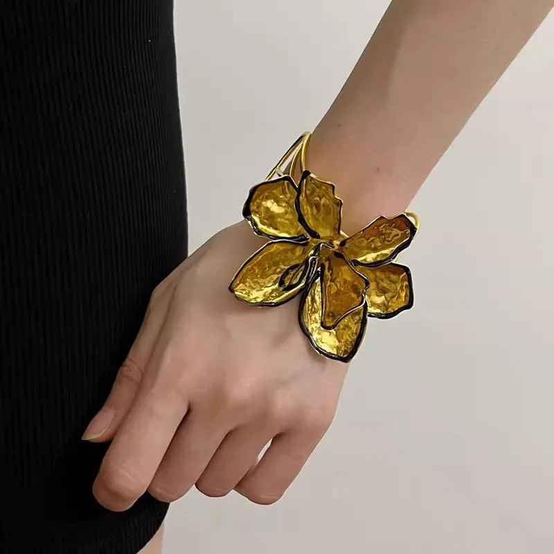 bracelet and necklace for women metal gold color jewelry unique design fashion bangle
bracelet and necklace for women metal gold color jewelry unique design fashion bangle