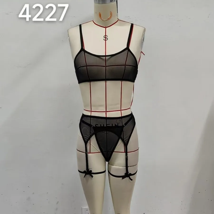 New foreign trade independent station erotic underwear sexy temptation garter mesh perspective bra black three-piece set cw65584
New foreign trade independent station erotic underwear sexy temptation garter mesh perspective bra black three-piece set cw65584