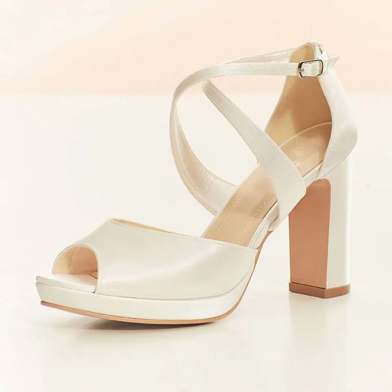 Chunky Heel Ladies Commute Sandals New Fish Mouth High Heels Fashionable Summer Shoes
Chunky Heel Ladies Commute Sandals New Fish Mouth High Heels Fashionable Summer Shoes