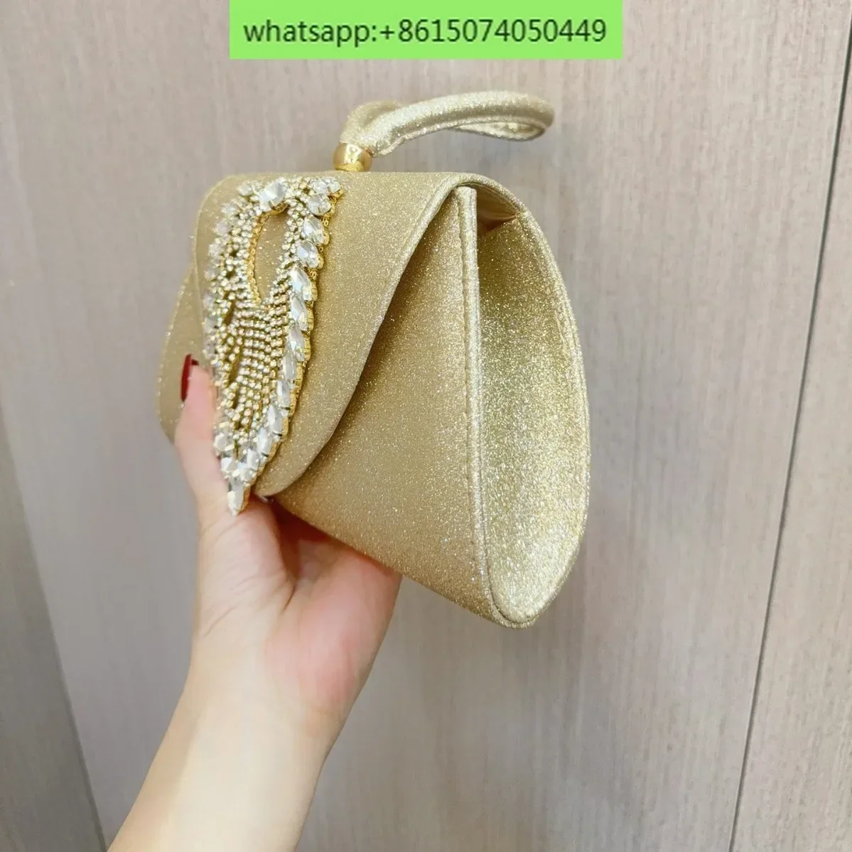 Золотая сумочка, инкрустированная бриллиантами, свадебное платье, банкет светской львицы на день рождения, вечернее платье, диагональная сумка для банкета с крестом
Золотая сумочка, инкрустированная бриллиантами, свадебное платье, банкет светской львицы на день рождения, вечернее платье, диагональная сумка для банкета с крестом