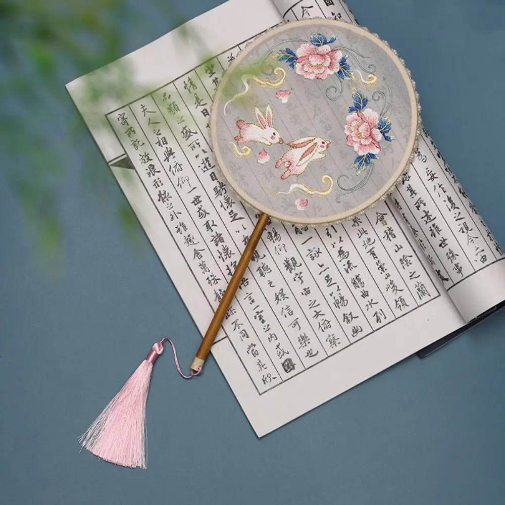 Chinese Style Classical Round Fan Vintage Embroidered Silk Fan With Tassel Double Sided Hand Fan Women
Chinese Style Classical Round Fan Vintage Embroidered Silk Fan With Tassel Double Sided Hand Fan Women