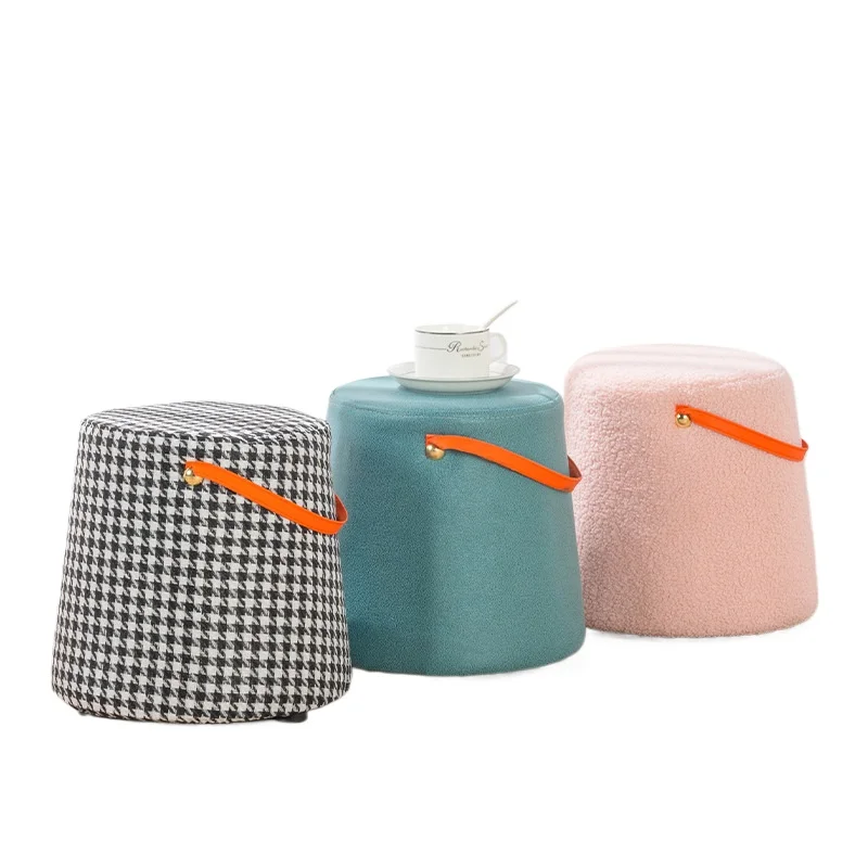 Houndstooth Pattern Stool for Home Living Room Sofa Footrest Ottoman Bench Lightweight Luxury Handheld Low Stool for Shoes
Houndstooth Pattern Stool for Home Living Room Sofa Footrest Ottoman Bench Lightweight Luxury Handheld Low Stool for Shoes