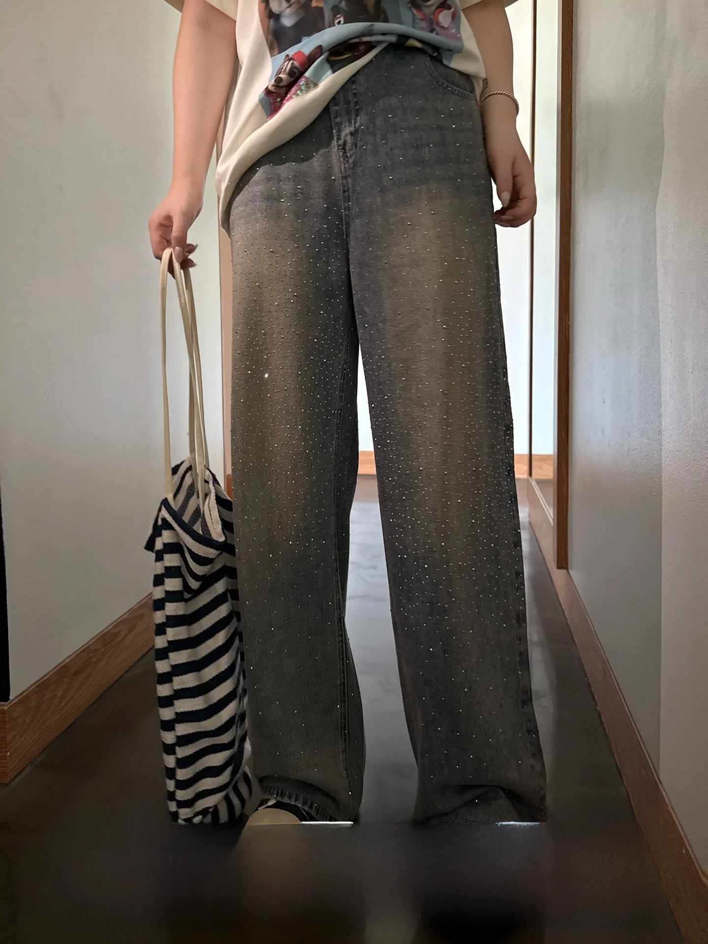 Miss Ying Retro Flashy Heavyweight Cotton Wide Leg Jeans Loose Fit High Waist Button Closure Summer Ladies Denim Pants
Miss Ying Retro Flashy Heavyweight Cotton Wide Leg Jeans Loose Fit High Waist Button Closure Summer Ladies Denim Pants