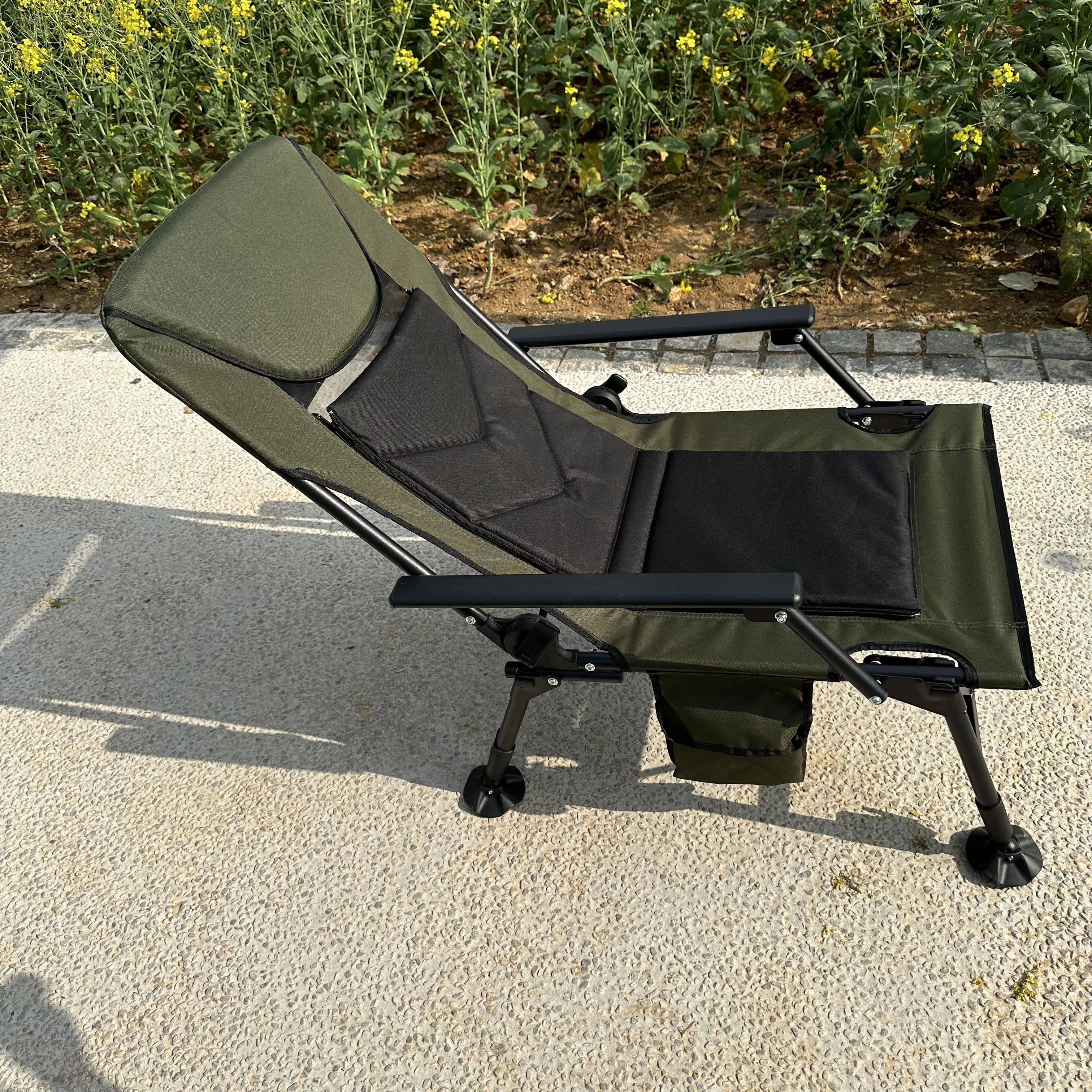 Portable Blue Folding Beach Chair with Storage Bag Metal Iron for Camping Outdoor Living Room or Bedroom Use
Portable Blue Folding Beach Chair with Storage Bag Metal Iron for Camping Outdoor Living Room or Bedroom Use