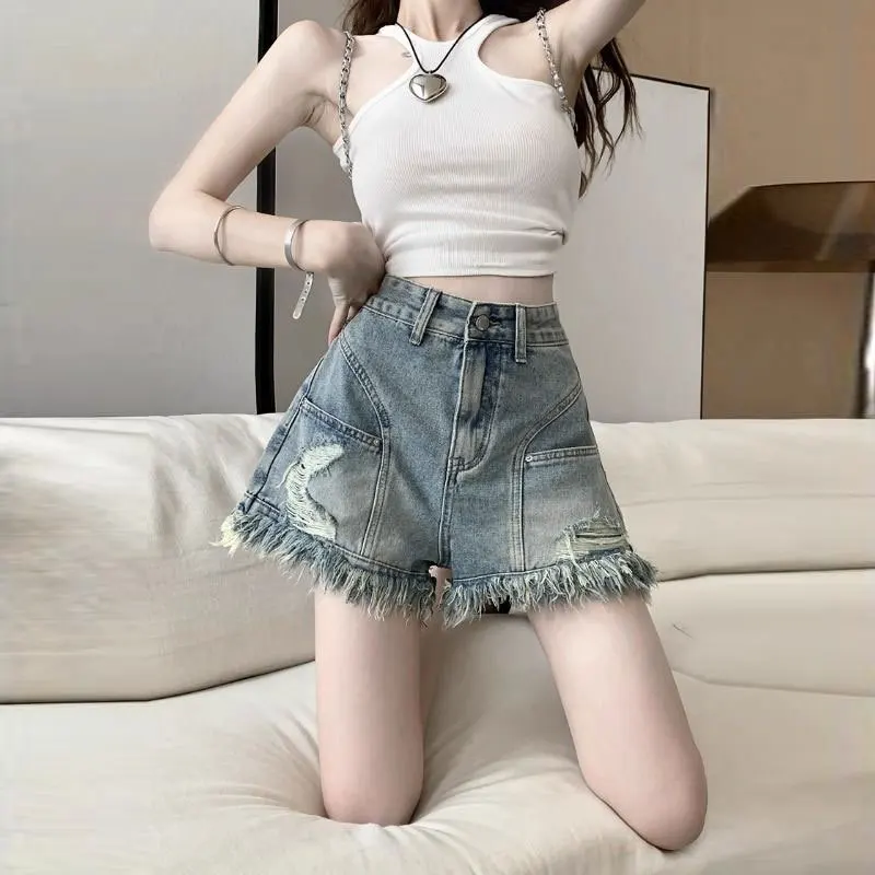 Women's High-Waisted Distressed Denim Shorts with Frayed Hem,casual Streetwear A-Line Shorts with Pockets
Women's High-Waisted Distressed Denim Shorts with Frayed Hem,casual Streetwear A-Line Shorts with Pockets