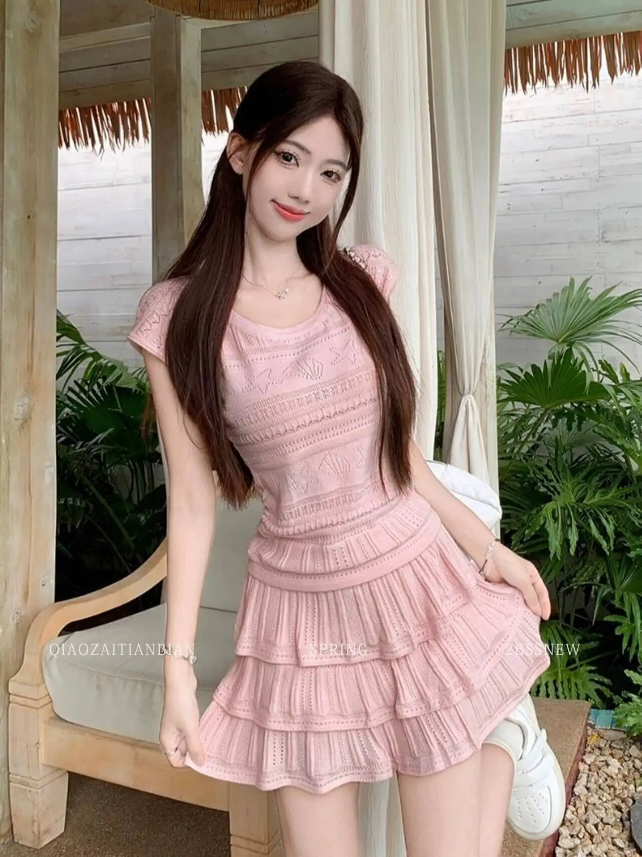 Summer New Gentle Hollow out Short Skirt And Knitted Tops Short Sleeve Comfortable Casual Outfit for Women Two Pieces Set J186
Summer New Gentle Hollow out Short Skirt And Knitted Tops Short Sleeve Comfortable Casual Outfit for Women Two Pieces Set J186