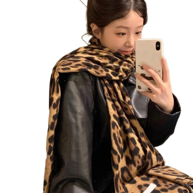Oversized Shawl Wrap Leopard Print for Women Warm and Soft Leopard Print Wrap
Oversized Shawl Wrap Leopard Print for Women Warm and Soft Leopard Print Wrap