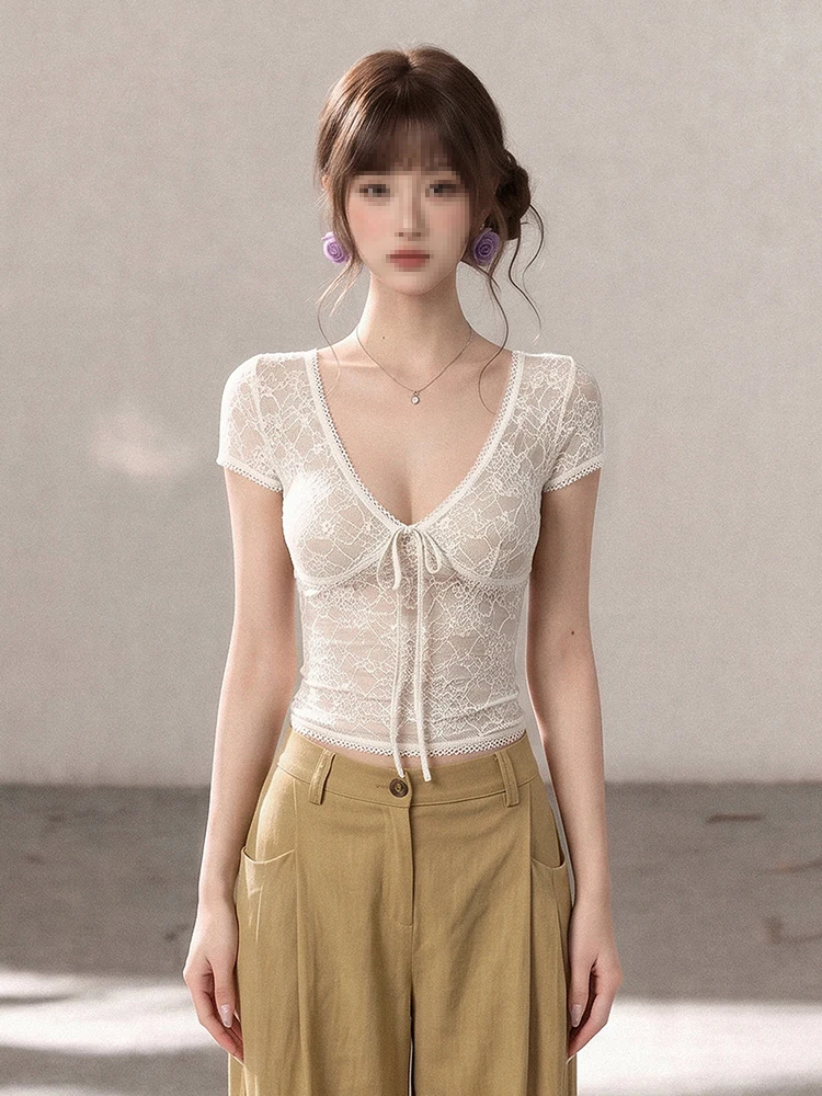 Pure Desire Lace Short Sleeve T-Shirt Women's Summer Design Sensual V-neck Slim Fit Knot Sexy Top Trendy Korean Style
Pure Desire Lace Short Sleeve T-Shirt Women's Summer Design Sensual V-neck Slim Fit Knot Sexy Top Trendy Korean Style