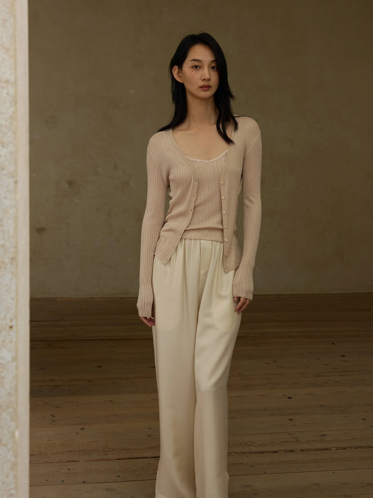 Ele Ultra-Thin Silk Knitted Cardigan 8 Needle 20 Stitches Commuse Memory Women's Faion Casual Sle V-Ne L...
Ele Ultra-Thin Silk Knitted Cardigan 8 Needle 20 Stitches Commuse Memory Women's Faion Casual Sle V-Ne L...