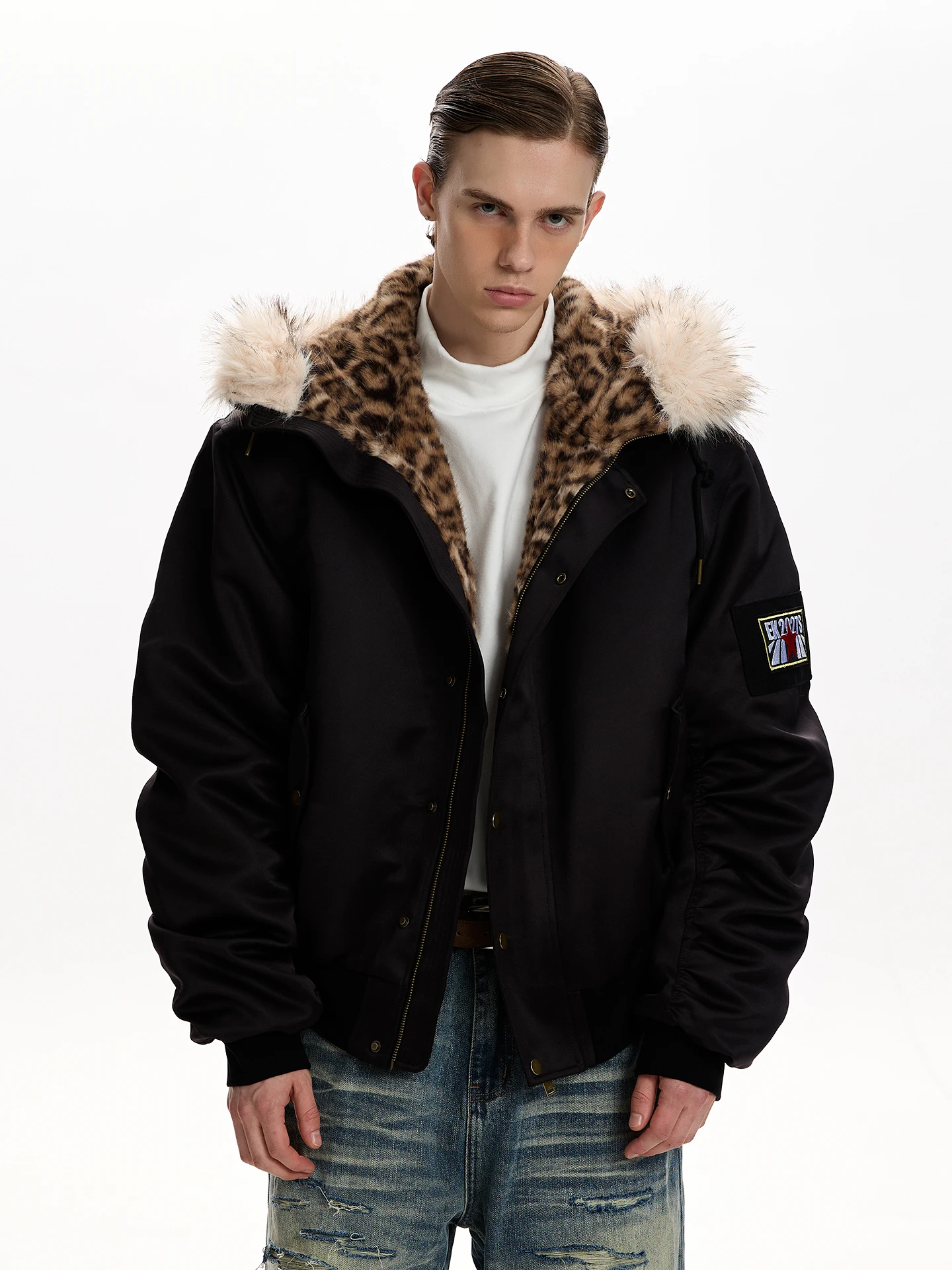 Зимняя утепленная куртка PUEE с капюшоном и меховым воротником, с узором в горошек, повседневная уличная куртка-пилот для молодых мужчин
Зимняя утепленная куртка PUEE с капюшоном и меховым воротником, с узором в горошек, повседневная уличная куртка-пилот для молодых мужчин