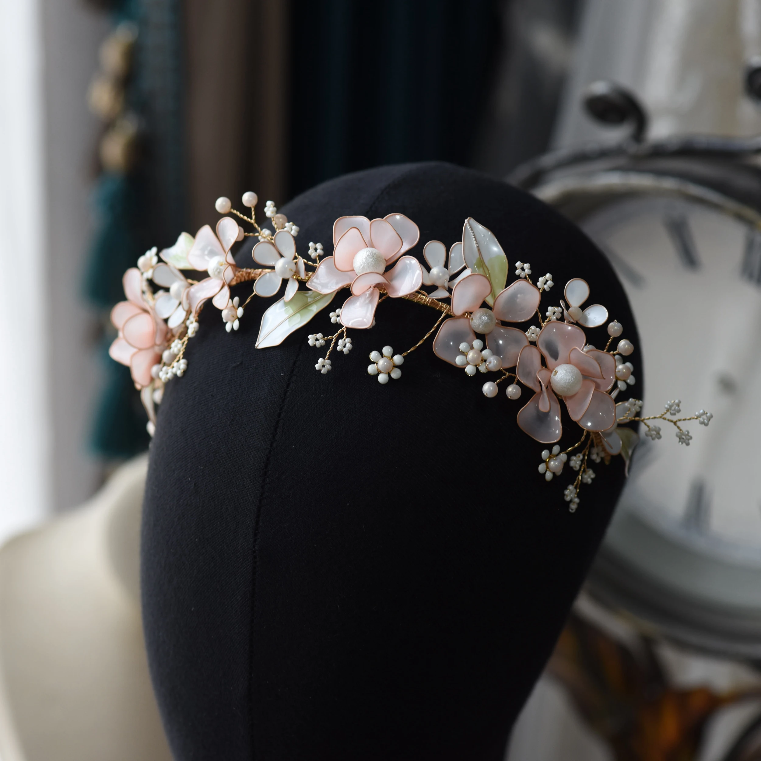 Sweet Pink Romantic Brides Barrettes Hair Accessories Wedding Tiaras Hairbands Evening Headdress Pinky Color Head Wear
Sweet Pink Romantic Brides Barrettes Hair Accessories Wedding Tiaras Hairbands Evening Headdress Pinky Color Head Wear