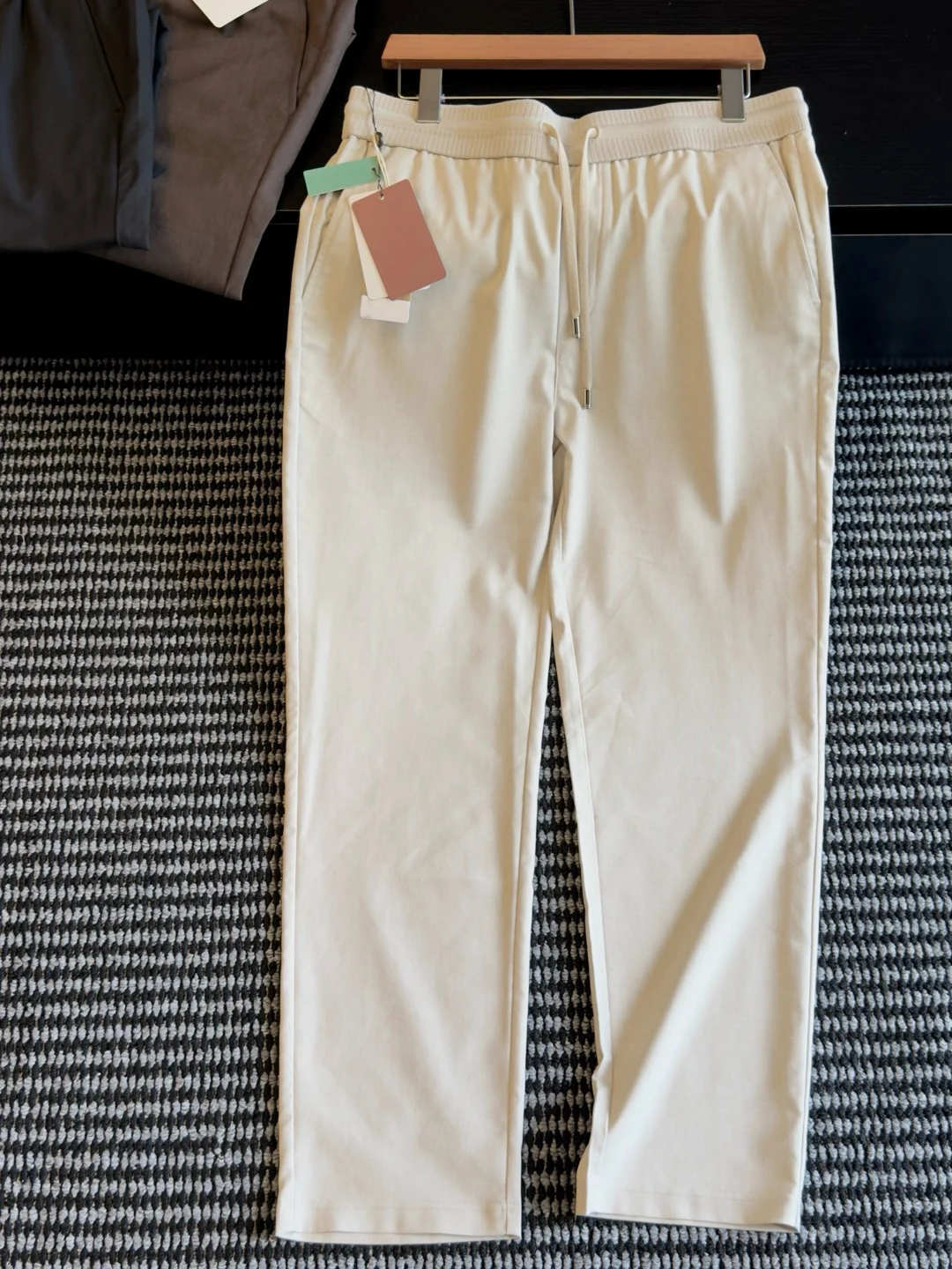 Ligentleman Summer Casual Straight Leg Business Pants mid Waist Simple Men's Loose Fit Trousers Fashionable City Style
Ligentleman Summer Casual Straight Leg Business Pants mid Waist Simple Men's Loose Fit Trousers Fashionable City Style