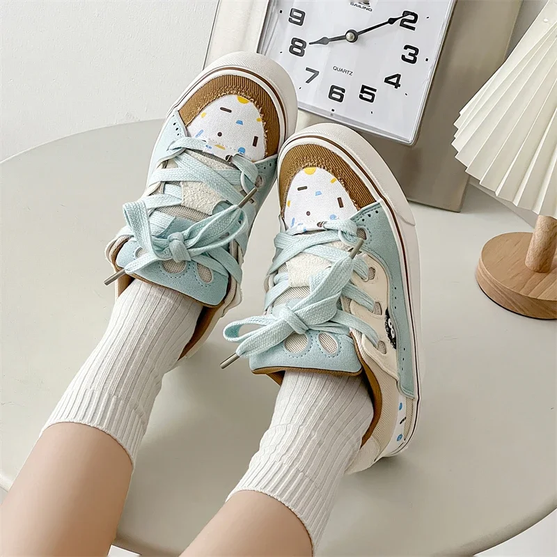 Bread shoes, niche high street women's shoes, versatile thick soled white shoes, casual trendy shoes
Bread shoes, niche high street women's shoes, versatile thick soled white shoes, casual trendy shoes