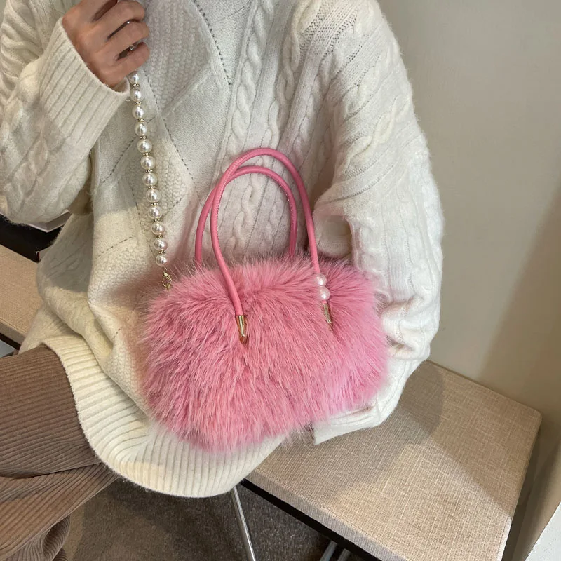 Fashion Women Handbag Pearl Chain Plush Small Square Bag Elegant Shoulder Crossbody Bag Autumn Winter Versatile Totes Mini Bag
Fashion Women Handbag Pearl Chain Plush Small Square Bag Elegant Shoulder Crossbody Bag Autumn Winter Versatile Totes Mini Bag